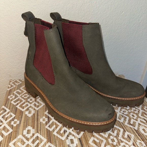Timberland Olive and Burgundy Ankle Boots - Picture 2 of 4
